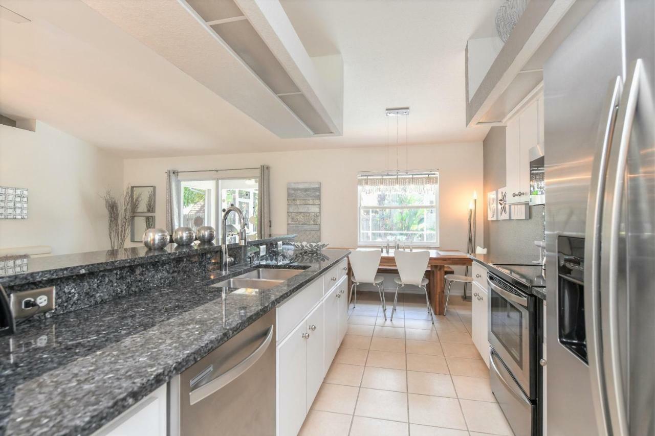 Contemporary Pool Villa I - Pool & Jacuzzi - Nearby Beach Venice Extérieur photo